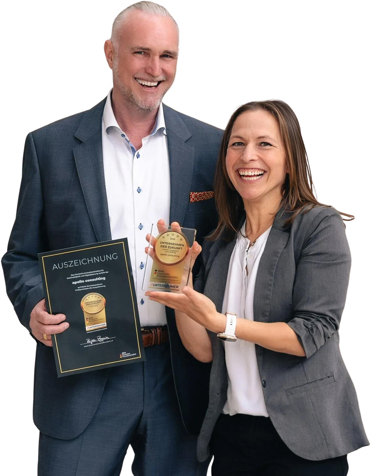 Volker Loibl und Melanie Reuß mit der Auszeichnung als beste Klimaberatung 2024 in der Hand